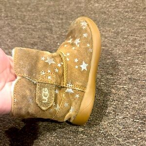 UGG USA Toddler Sz 8 Brown Star Patterned Boots